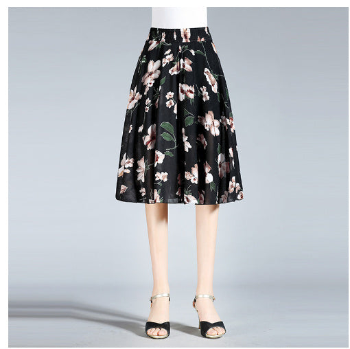 Middle-aged and elderly dancing skirts skirts